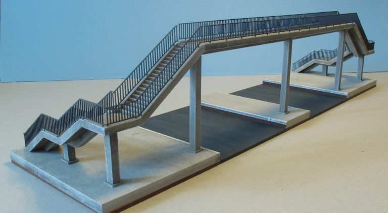 Petit garage DDR - Bâtiment ferroviaire miniature imprimé en 3D à l'échelle HO. époque III et au